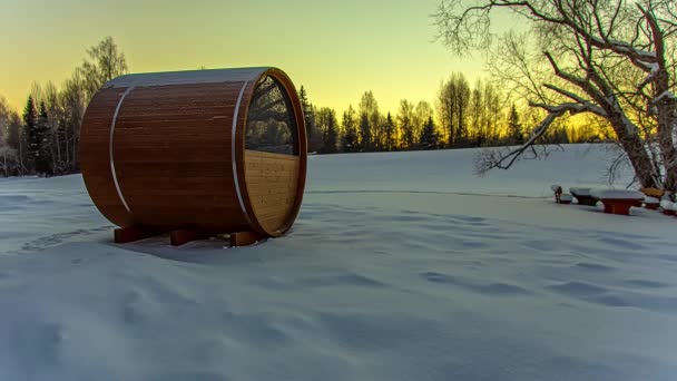 Recherche Refuge Lettonie Thermowood Barrel Cask Cabin Timelapse — Video