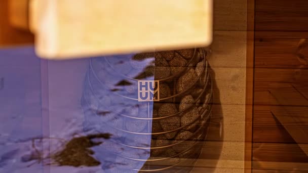 Time Lapse Shot Window Showing Hot Sauna Coal Ξύλινο Βαρέλι — Αρχείο Βίντεο