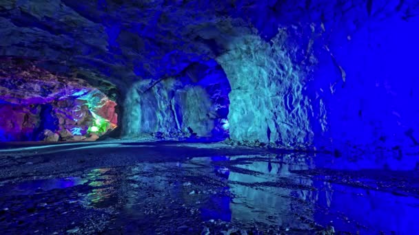 Time Lapse Inne Grottan Viking Valley Med Färgglada Ljus Och — Stockvideo