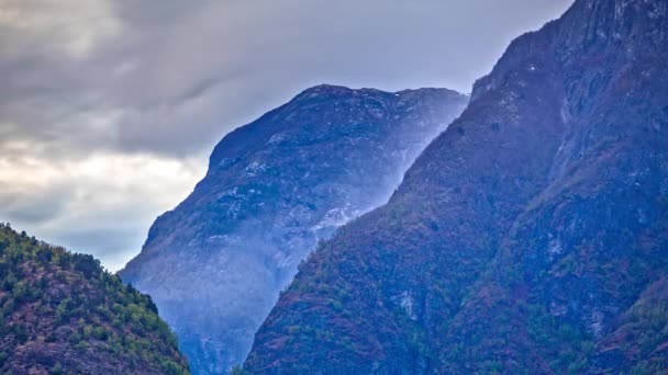 Wieczór Górski Zimowy Krajobraz Panoramiczny Widok Góry Skałami Lodem Górach — Wideo stockowe