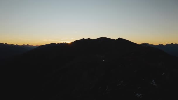 Vue Aérienne Montrant Silhouette Des Dolomites Sesto Soleil Levant Arrière — Video