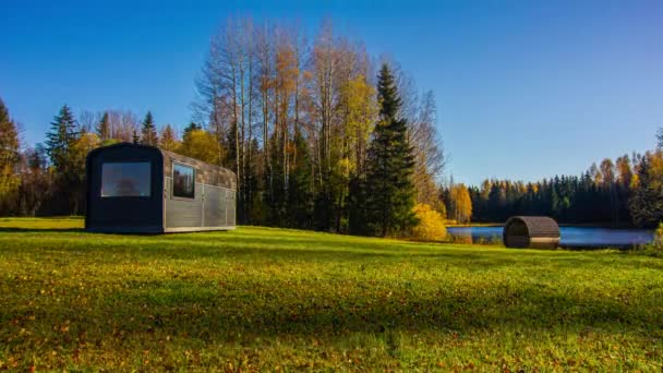 Time Lapse Skott Vackra Soliga Och Molniga Dag Vid Sjön — Stockvideo