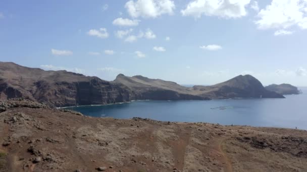 Barche Bianche Ancorate All Oceano Blu Dell Isola Madeira Portogallo — Video Stock