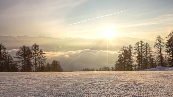 Svítání Svítí Horami Osvětluje Sjezdovku Lyžařském Středisku Watles Jižní Tyrolsko — Stock video