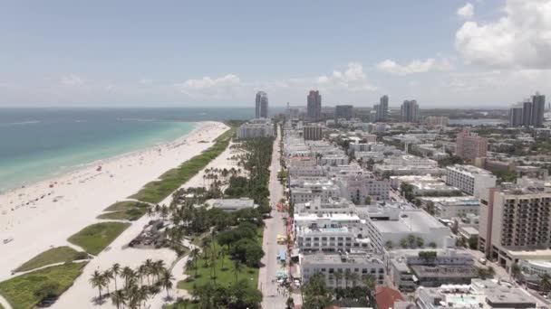 低空飞越迈阿密南岸的海洋大道飞往南角 — 图库视频影像