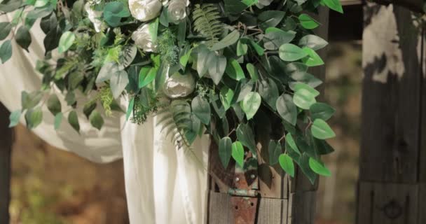 Beautiful White Rose Floral Arrangement Mounted Rustic Wedding Arch Wedding — Stock Video