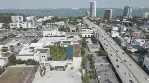 Elevada Carretera Interestatal Florida Conduce Calzada Sobre Bahía Vizcaya — Vídeos de Stock