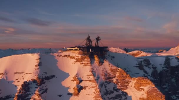 Drohne Dreht Sich Skilift Sass Pordoi Den Italienischen Dolomiten — Stockvideo