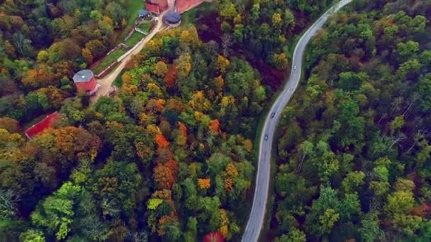 Luchtmacht Drone Schot Vliegen Ruïnes Van Turaida Kasteel Lente Sigulda — Stockvideo