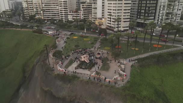 Танцоры Развлекают Толпу Парке Любви Эль Бесо Мирафлорес Лима Перу — стоковое видео