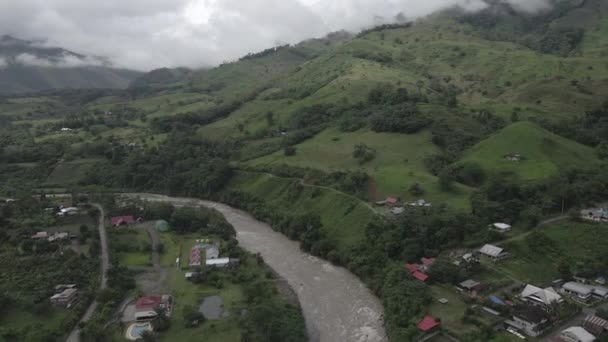 Exuberantes Colinas Verdes Saturadas Remoto Valle Huancabamba Del Perú — Vídeos de Stock