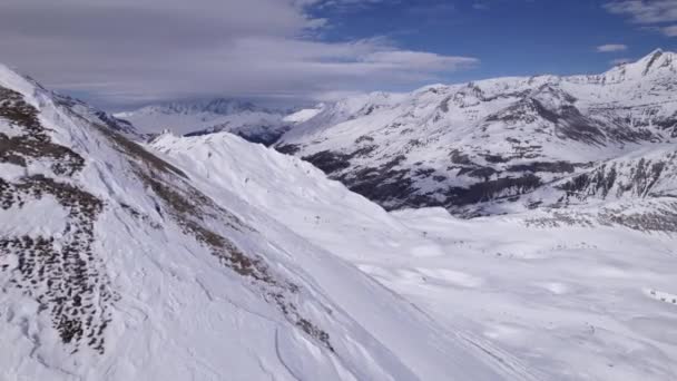 Voler Par Une Montagne Couverte Neige Magnifiques Montagnes Nature Dolly — Video