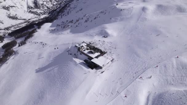 Ampliación Vista Del Telesilla Estación Esquí Montaña Cerca Folie Douce — Vídeos de Stock