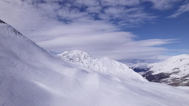 Karla Kaplanmış Dolly Shot Tignes Val Isere Çekildi — Stok video