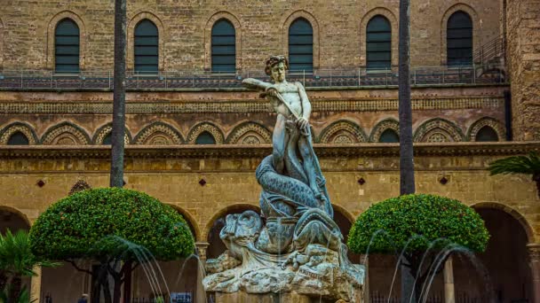 Monreale Itália Estátua Histórica Frente Catedral Monreale Perto Palermo Sicília — Vídeo de Stock