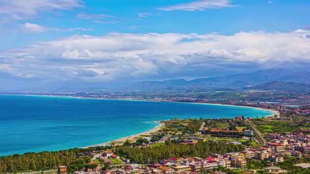 Blick Auf Eine Stadt Strand Sizilien Mit Dem Vulkan Ätna — Stockvideo