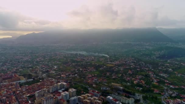 Drone Aéreo Disparado Sobre Cidade Palermo Com Vista Uma Cordilheira — Vídeo de Stock