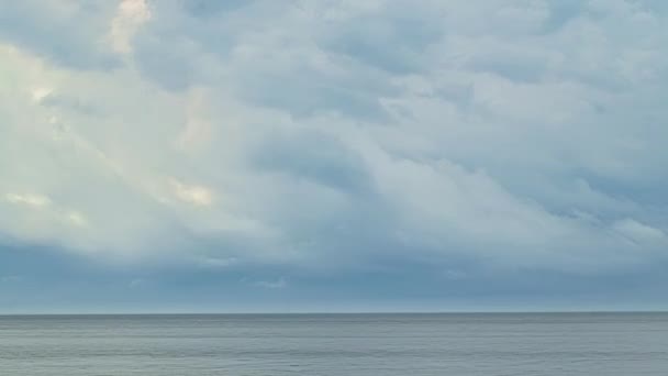 Tiro Céu Azul Com Nuvens Movimento Rápido Timelapse Praia Tropical — Vídeo de Stock