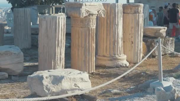 Arqueólogos Alinhados Antigos Pilares Acrópole — Vídeo de Stock