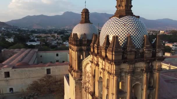 Περιστροφή Της Μοναδικής Domes Old Church Και Μονή Του Αγίου — Αρχείο Βίντεο