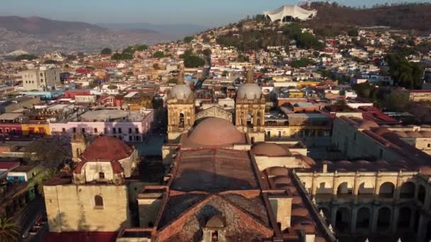 Kilisenin Üzerinde Uçmak Santo Domingo Manastırı Oaxaca Doğru Muhteşem Şehir — Stok video