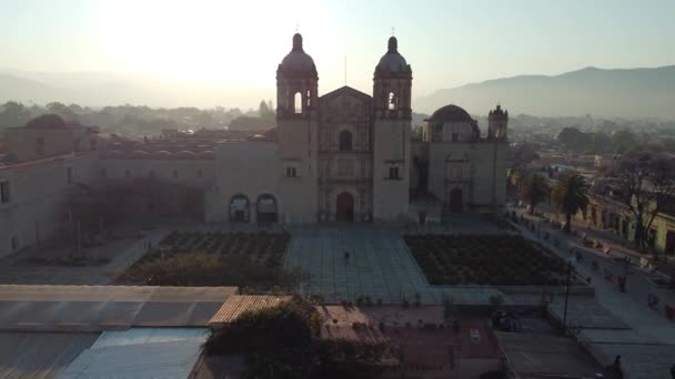 Pull Back Strzał Kościoła Klasztoru Kopuł Santo Domingo Ujawnienie Oaxaca — Wideo stockowe