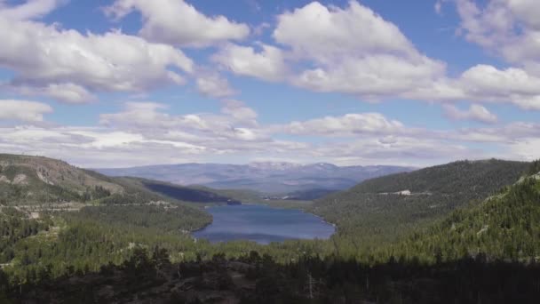 Timelapse Donner Lake Truckee Northern California Lake Tahoe Clouds Passing — Vídeo de stock