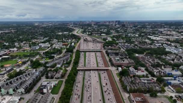 Повітряний Вид Рух Автостраді Gulf Freeway Хмарному Юстоні Сша — стокове відео