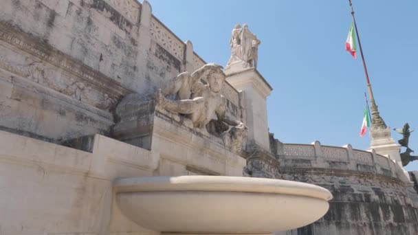 Tyrrhenischer Brunnen Ohne Wasser Denkmal Für Vittorio Emanuele Einem Sonnigen — Stockvideo
