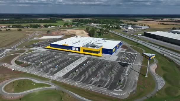 Zdjęcia Dronów Sklepu Ikea Tallinn Kilka Dni Przed Otwarciem Wiosce — Wideo stockowe