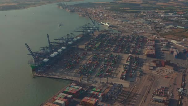 Široký Kroužící Letecký Snímek Port Felixstowe — Stock video