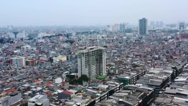 Vollgestopfte Häuser Und Gebäude Dichter Besiedlung Von Jakarta Indonesien Luftaufnahme — Stockvideo