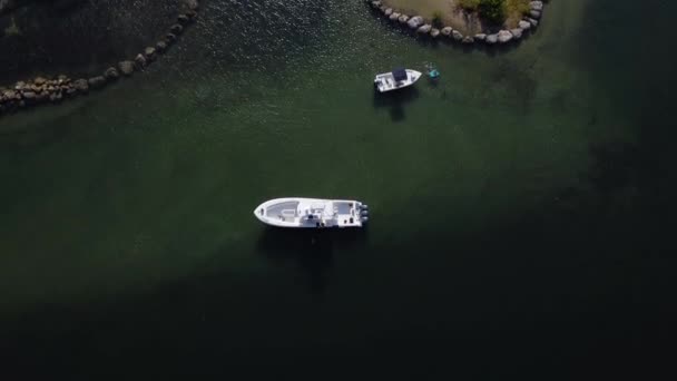 Birds Eye Aerial View Anchored Boats Lagoon Boynton Beach Florida — Vídeo de stock