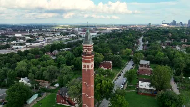 Aerial Point Interest View Watchtower Louis Missour College Heights — Stock Video