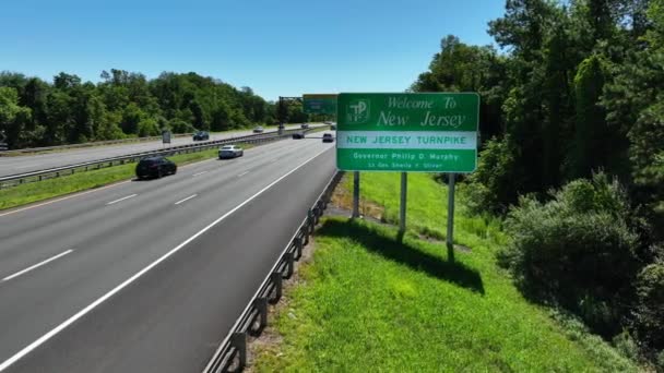 Welcome New Jersey Sign Turnpike Sign Aerial View Busy Highway — Stock Video