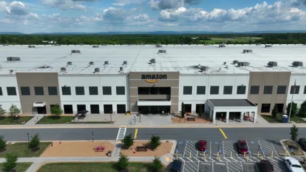 Aerial Ujawnia Magazyn Centrum Dystrybucyjnego Amazon Magazyn Masowy — Wideo stockowe