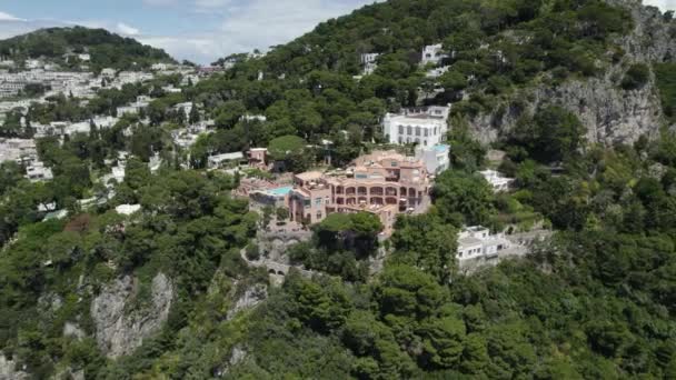 Italienisches Luxushotel Der Steilküste Der Insel Capri Aus Der Luft — Stockvideo