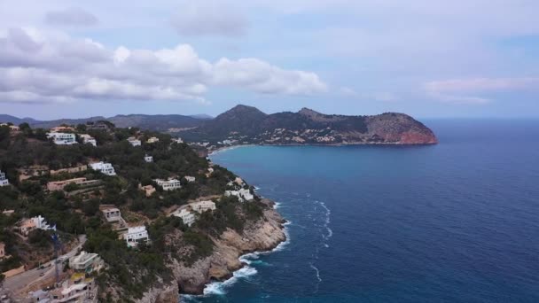 Drone Vlucht Langs Kust Van Mallorca Buurt Van Cala Torta — Stockvideo