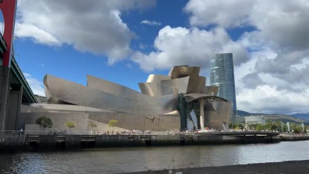 Guggenheim Bilbau Timelapse Dia Primavera Com Céu Mudança — Vídeo de Stock