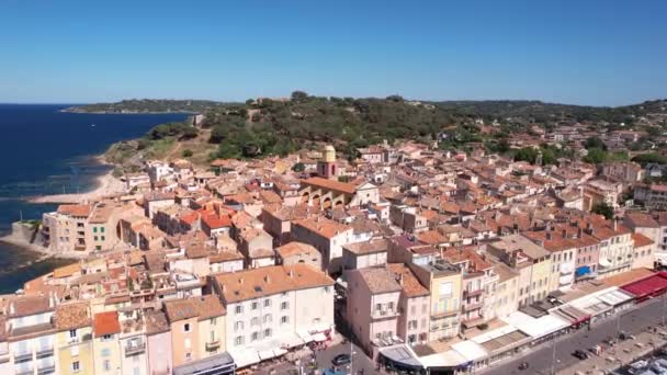 Letecký Pohled Saint Tropez Staré Město Vintage Budovy Kostel Hodiny — Stock video