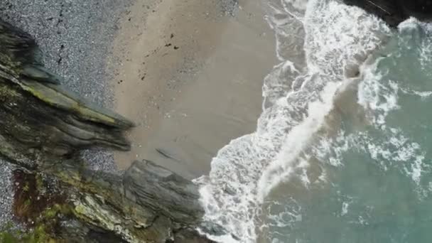 Ocean Waves Splashing Shore Torpoint Rame Peninsula Southeast Cornwall England — Vídeos de Stock