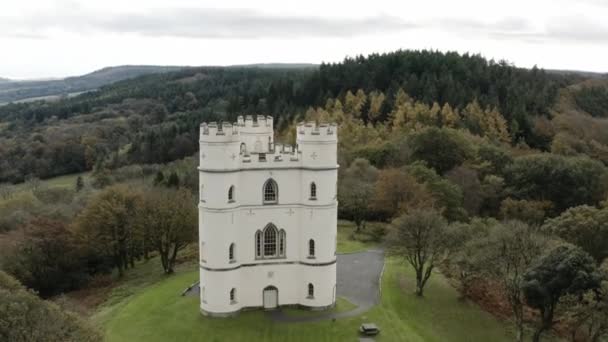 Trójkątna Wieża Haldona Belvedere Zalesionym Wzgórzu Haldon Devon Anglia Antena — Wideo stockowe