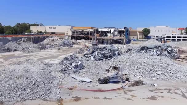 Pile Debris Demolitation Site Mall Newark California Usa Drone Shot — стоковое видео