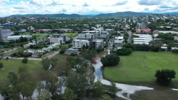 Drone Skott Översvämmade Hus Strandsatta Bland Översvämningsvatten Brisbane Översvämningar Drönare — Stockvideo