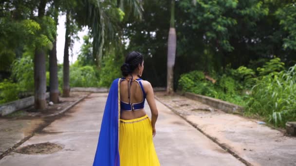 Hermosa Mujer India Chaniya Choli Tradicional Para Navratri Navratri Festival — Vídeos de Stock