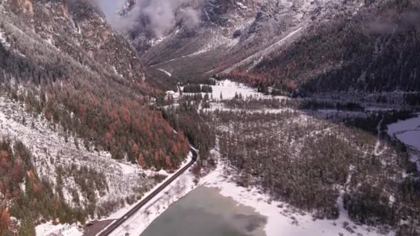 Över Lago Landro Drrensee Fryst Vinterdalen Dolomiterna Italien — Stockvideo