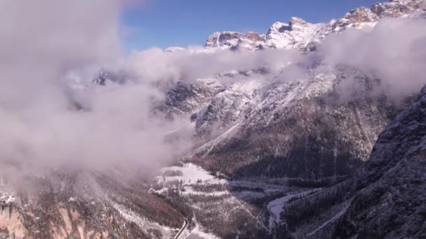 Hög Höjd Sjö Natursköna Alpina Bergskedjan Dolomiter Vintern Antenn — Stockvideo