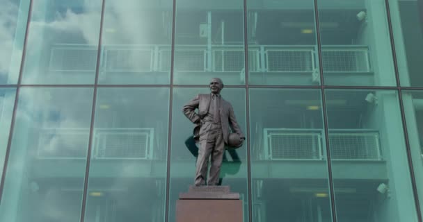 Estatua Sir Matt Busby Manchester United Stadium Old Trafford — Vídeos de Stock