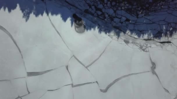 Aerial Ascending View Big Cracks Thaw Lake — Stock Video
