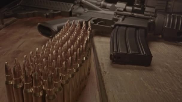 Nagy Szögű Babakocsi Több Mint 223 Golyóval Egy Töltött Géppuska — Stock videók